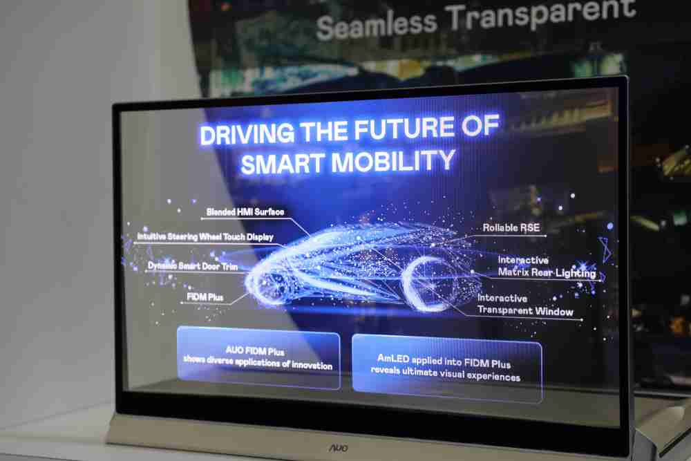 汇旺支付凭借着超高亮度和透明度，，，，这款30吋透明Micro LED显示器在AR系统与智慧零售具有潜在的应用价值。。。